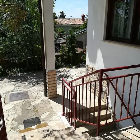 Mis Floura Lejlighed *