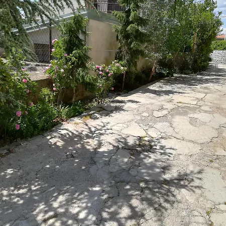 Mis Floura Lejlighed *