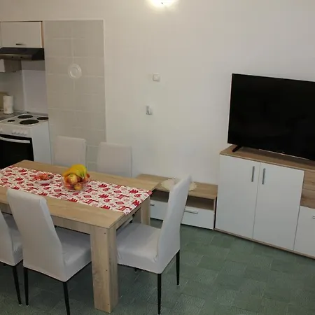 Mis Floura Lejlighed *