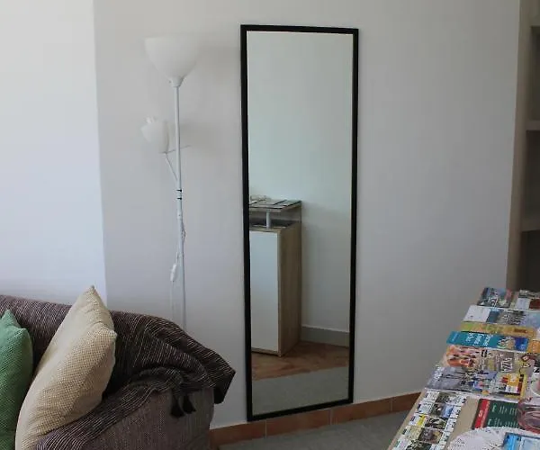 Apartament Mis Floura *