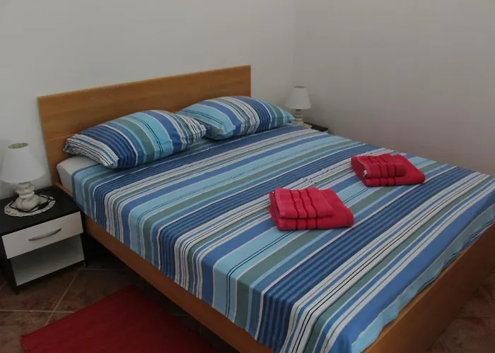 Mis Floura Apartament