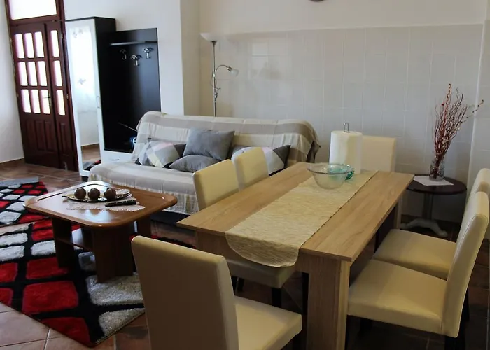 Mis Floura 里耶卡