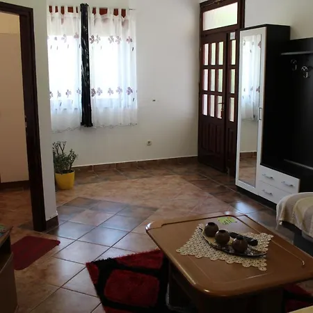 Apartment Mis Floura