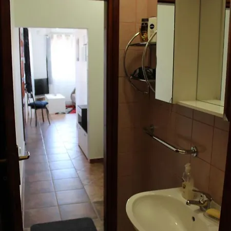 Mis Floura Apartment *