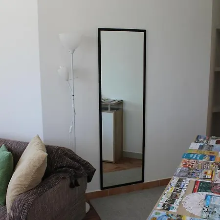 Apartment Mis Floura *