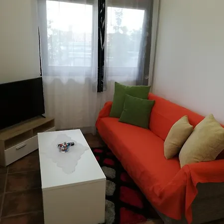 Apartment Mis Floura *
