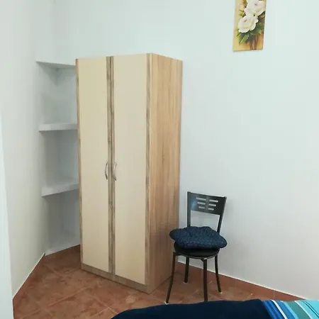 Mis Floura Апартаменты