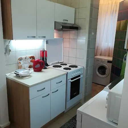 Mis Floura Apartment