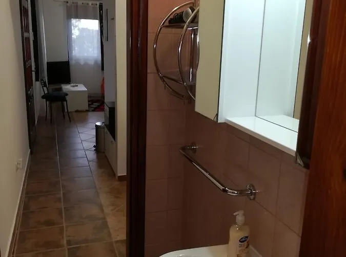 Mis Floura Apartman *