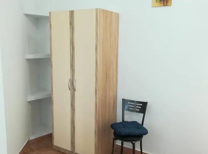 Mis Floura Apartment