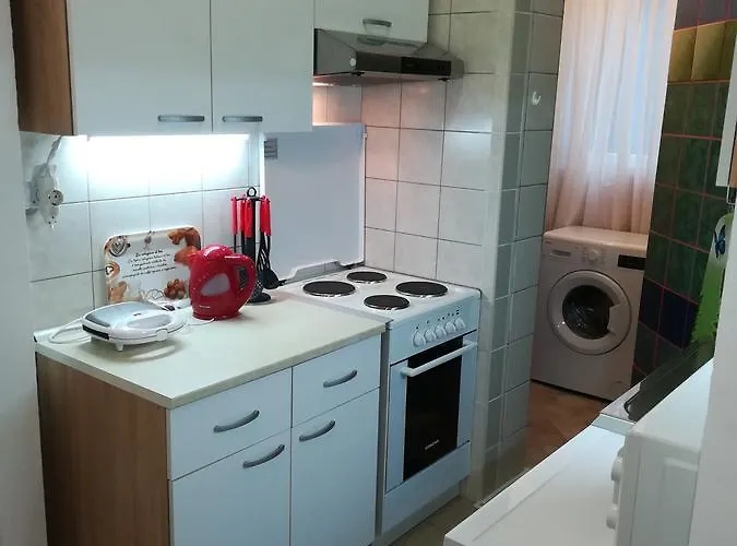 Mis Floura Apartment