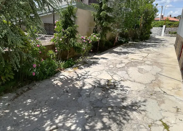 Mis Floura Apartment *